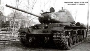 Опытный образец танка КВ-85 (объект 239)после испытаний обстрелом. Челябинск, ноябрь 1943 года.