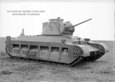 Первый опытный образец Infantry Tank A12E1, лето 1938 года. Выхлопные трубы были вынесены максимально вверх, чтобы увеличить глубину преодолеваемого брода